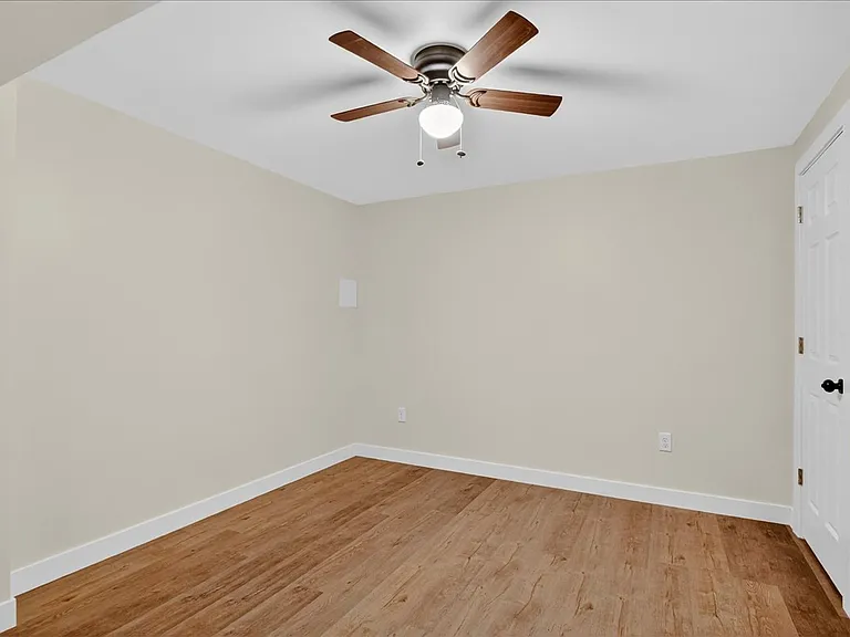 208 Coral Dr — Photo 24