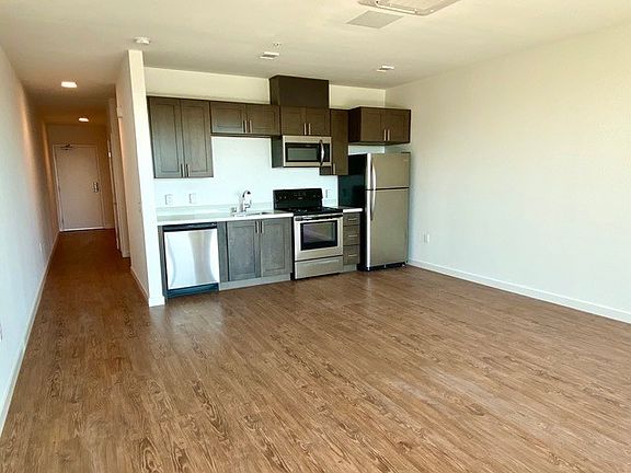 3rd image of 1836 Columbia St #303