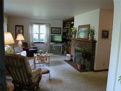 2nd image of 537 Bloomington Dr