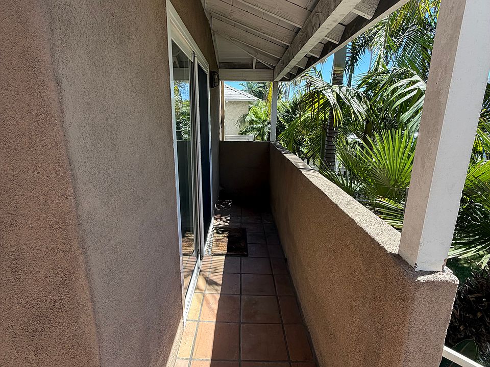 Entry patio