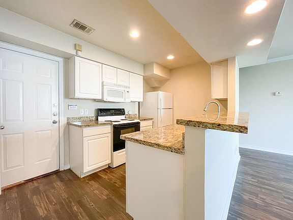 5th image of 309 Gurley Ln #B