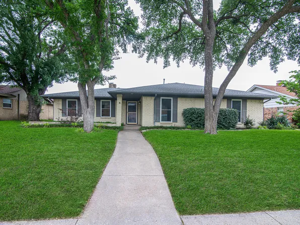 300 Mistletoe Dr, Richardson, TX 75081