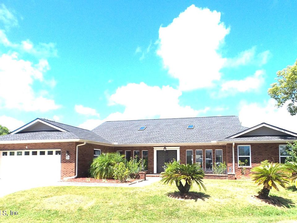 1st image of 4 CHRISTOPHER Court N #1