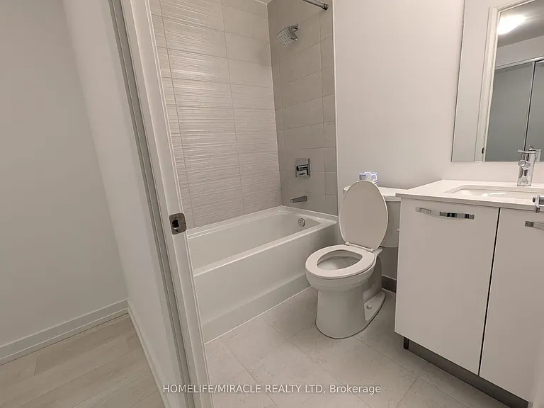75 James St S #2307 — Photo 10