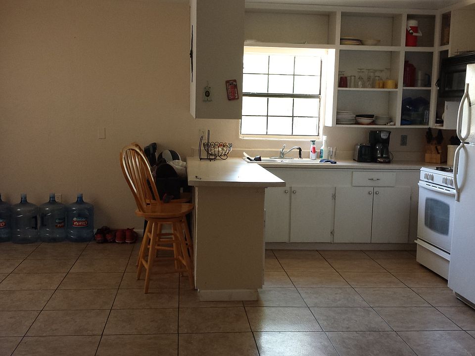 1st image of 307 Sunset Dr