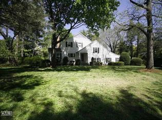 3 Watering Ln, Norwalk, CT 06850