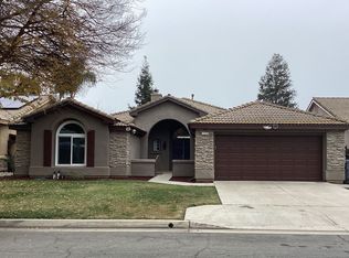 7526 N Ellendale Ave, Fresno, CA 93722