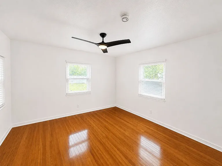 3815 W North B St — Photo 15