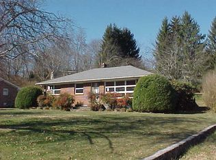 242 Shadetree Cir, Princeton, WV 24739