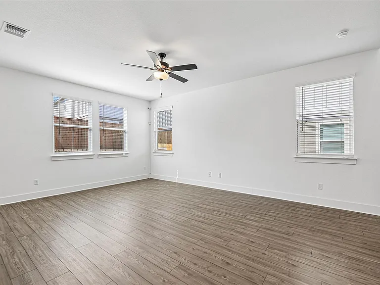 155 Sycamore Pines Ln — Photo 13