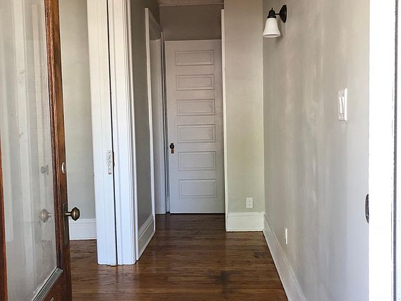 4th image of 305 Broadway