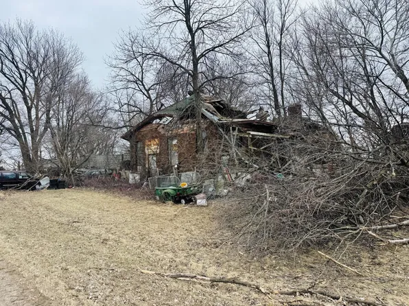 8935 SW 75th St, Ellendale, MN 56026