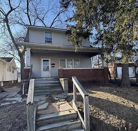 714 E Kansas St — Photo 1