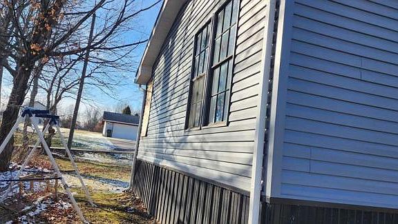 4th image of 3906 Burke Ave