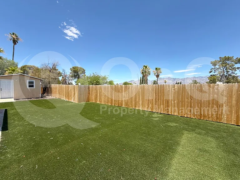 8601 E Calle Bolivar — Photo 42