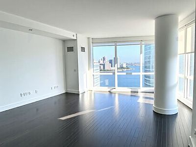 3rd image of 77 Hudson St APT 3409