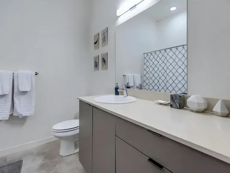 Fully Furnished Guest Suite at Ballard Lofts