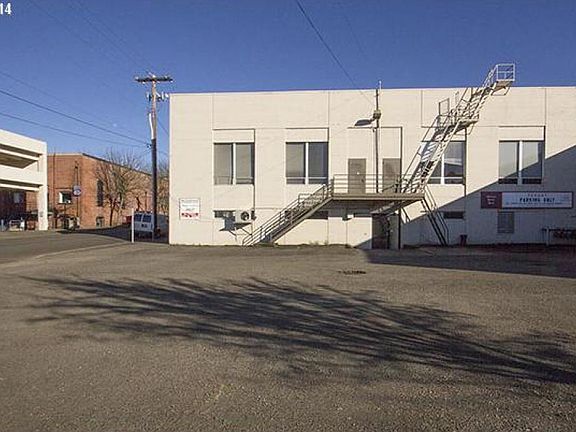 4th image of 612 SE Jackson St