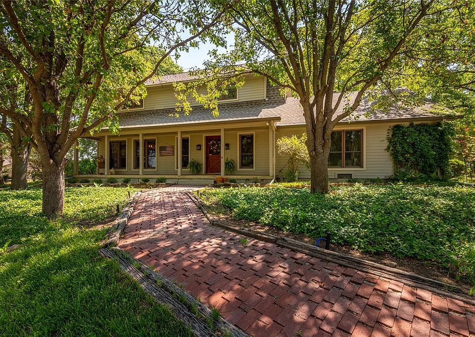 1st image of 987 Breezy Hill Ln