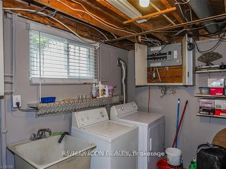 12 Garland Cres #MAIN — Photo 11