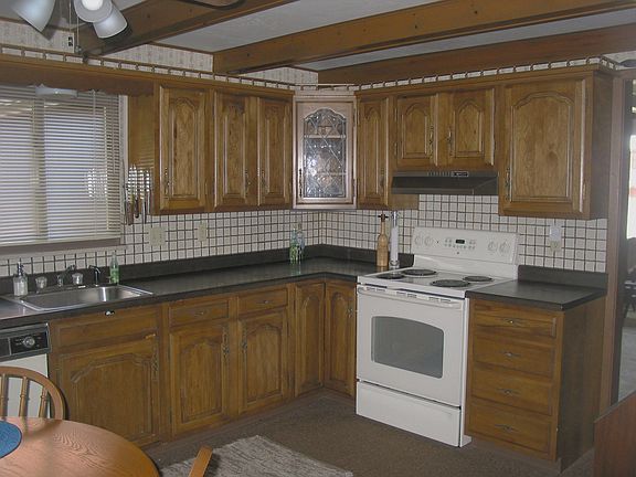 Lots of cabinets & counterspace