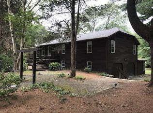 75 Kings Grant Rd, Saunderstown, RI 02874