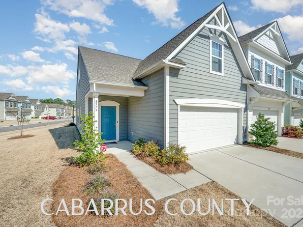 8573 River Ridge Dr, Charlotte, NC 28213