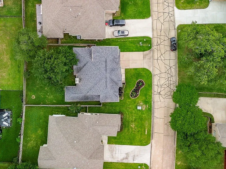 241 Blue Hill Dr — Photo 40