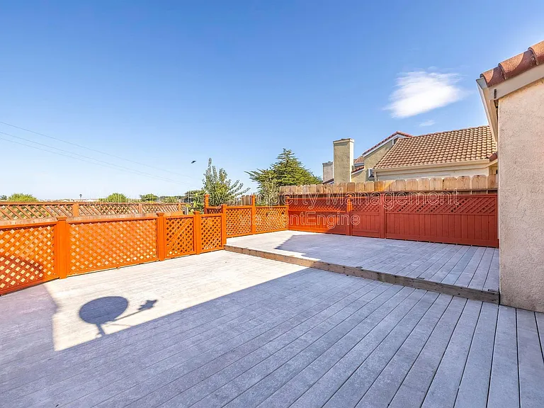 143 Seal Ct — Photo 32