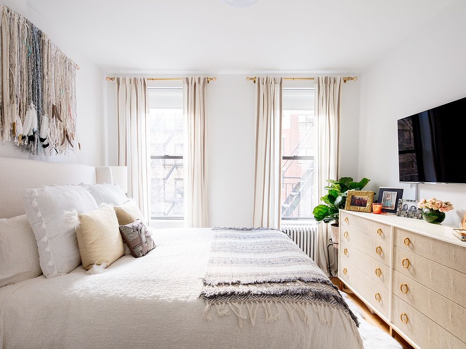 1st image of 305 E 78th St #3B