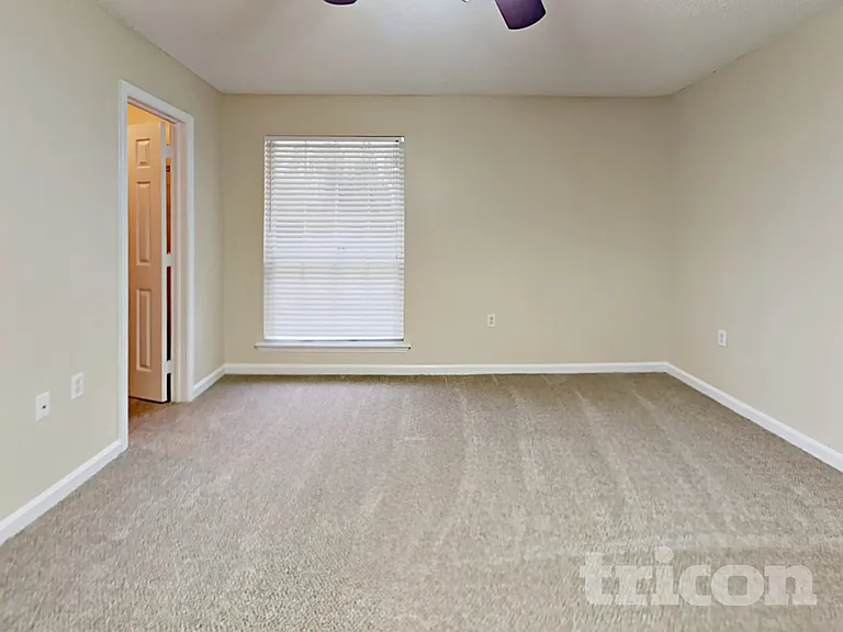 832 Worth Rd — Photo 9
