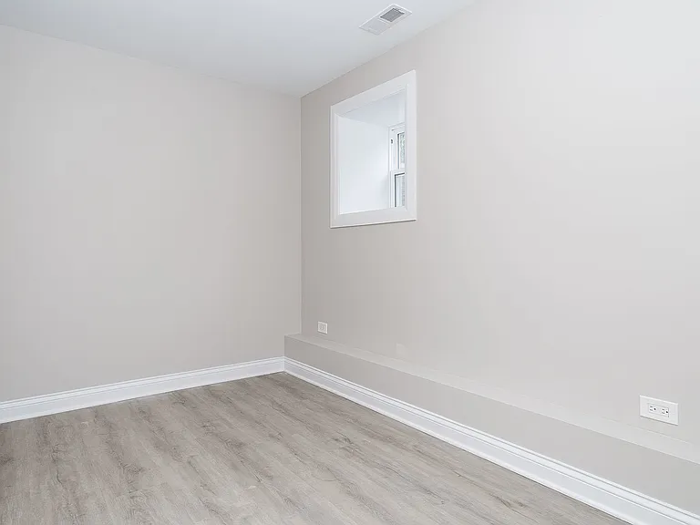 1840 N Saint Louis Ave #1 — Photo 16