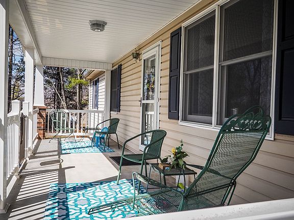 3rd image of 259 Oakside Dr