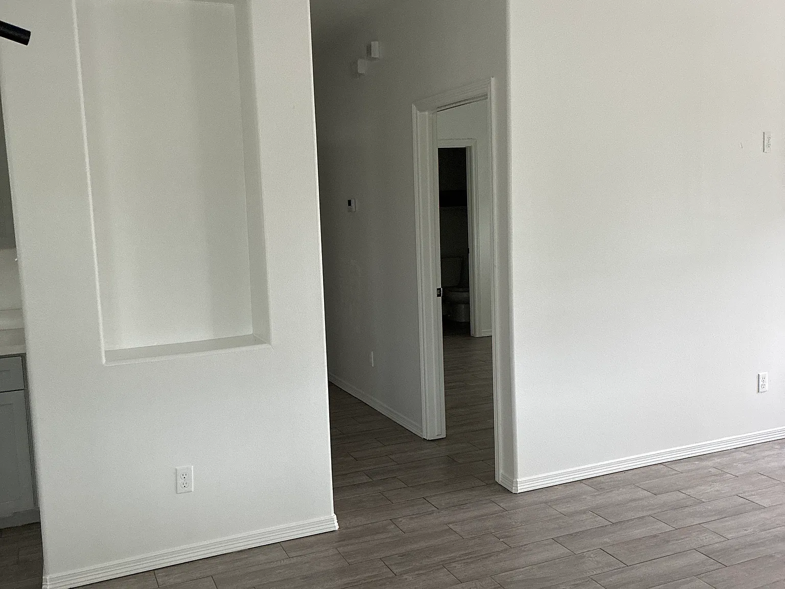 2 bed, 950 sqft, $875 — Photo 2