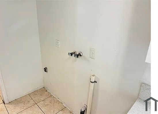 6301 SW 27th St #1 — Photo 14