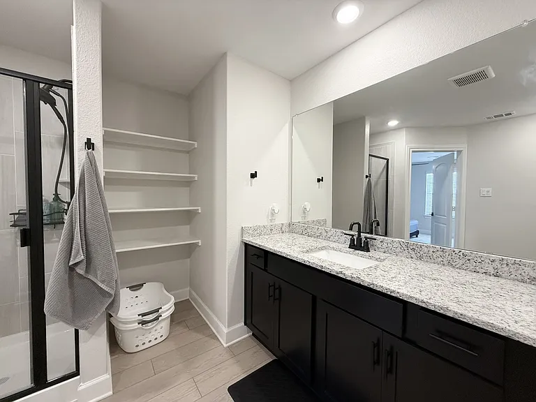 1205 Ginsburg Ln — Photo 14
