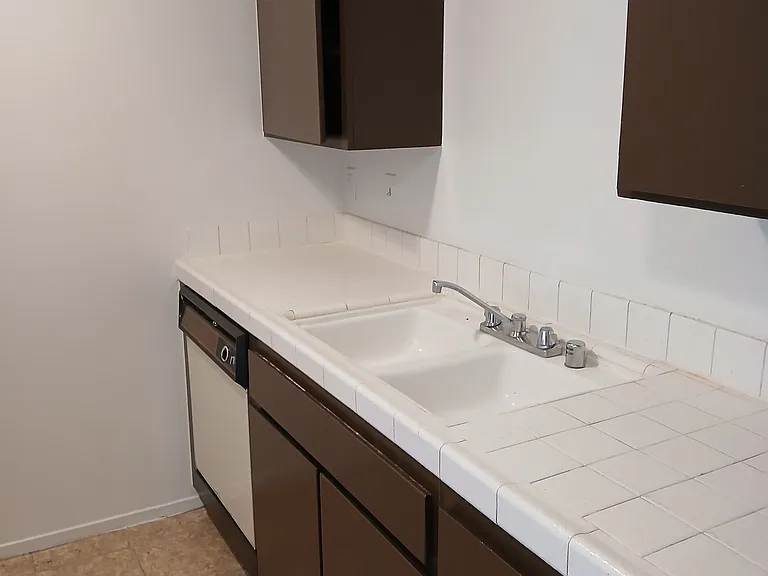 Springwood Court Apts — Photo 32