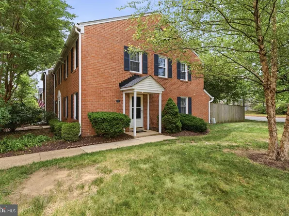 8 Georgetown Ct #1, Annapolis, MD 21403
