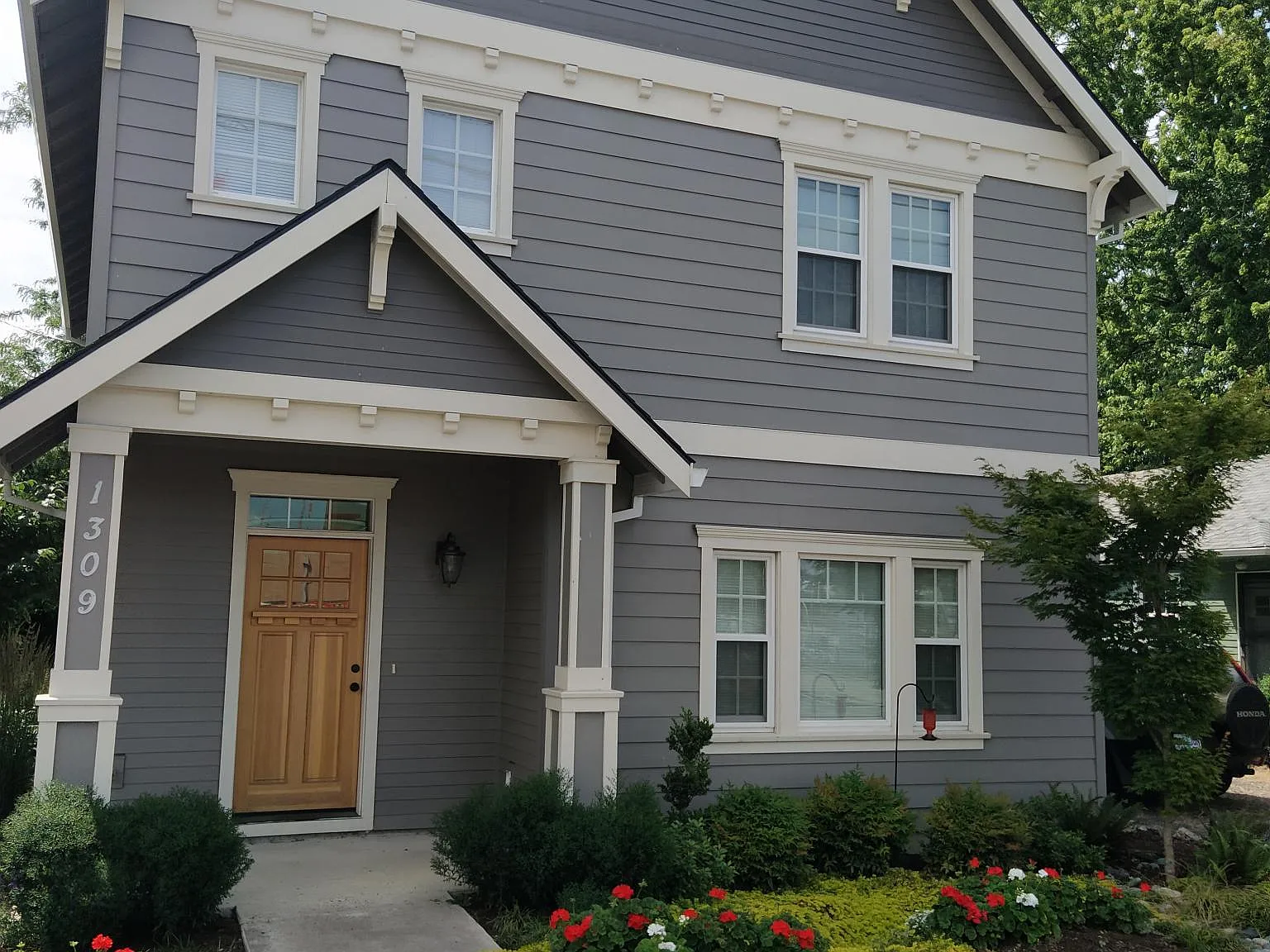 3 bed, 2.5 bath, 1720 sqft, $2,600 — Photo 3