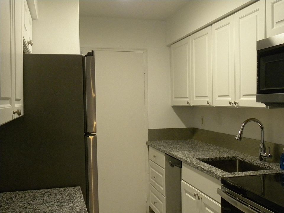 New kitchen and appliances
