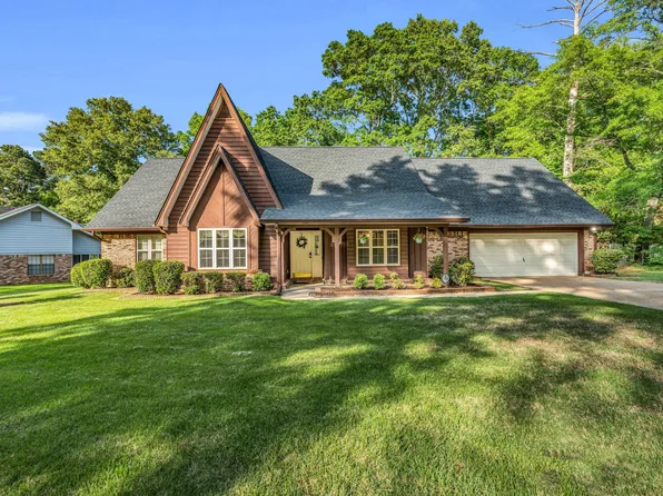 47 Little John Ln, Columbus, MS 39705
