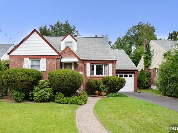 39-39 Brookside Avenue, Fair Lawn, NJ 07410