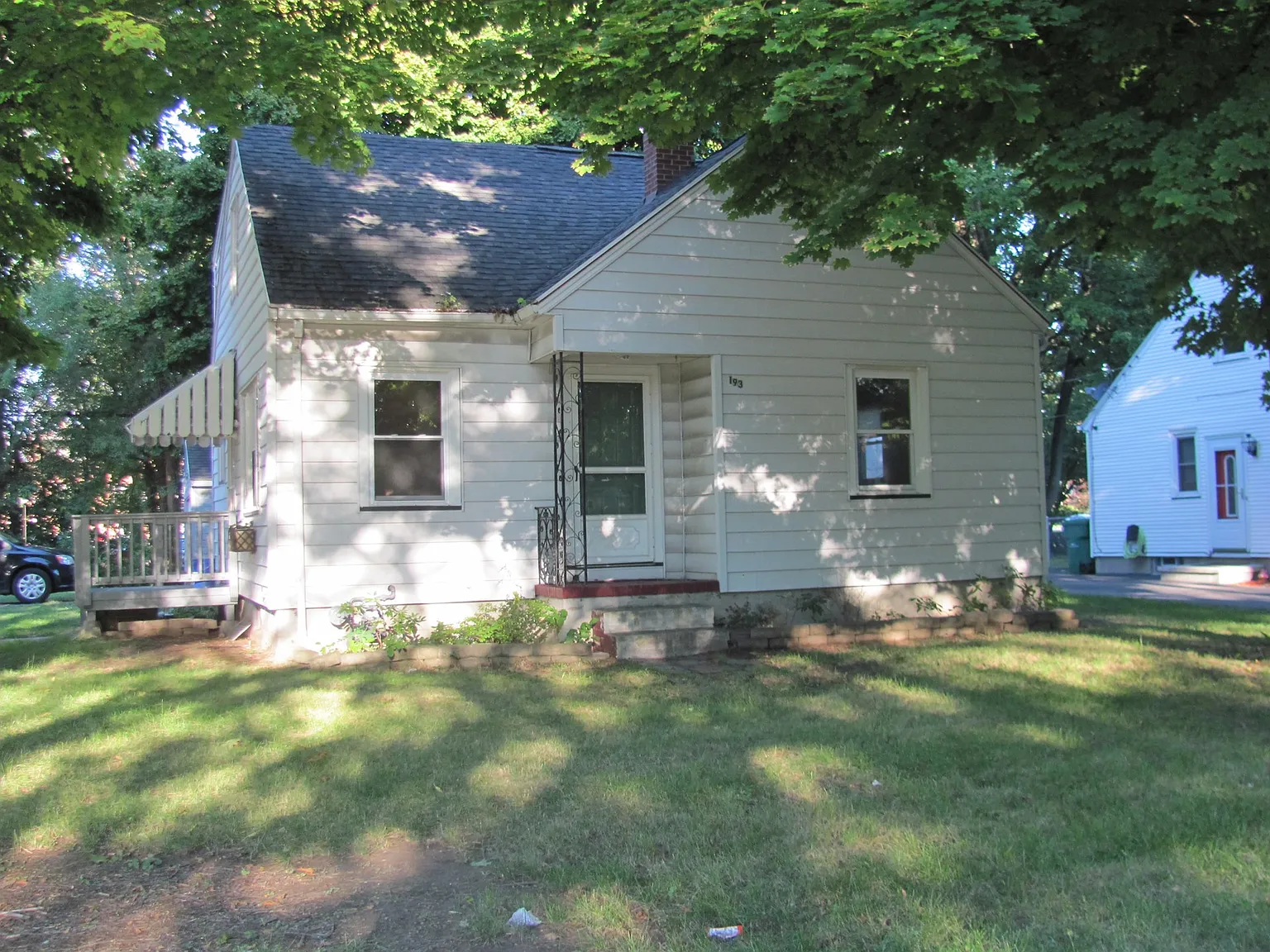 193 Bonesteel St photo 1