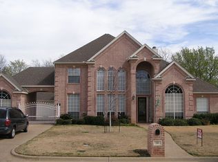 33 Forest Dr, Mansfield, TX 76063