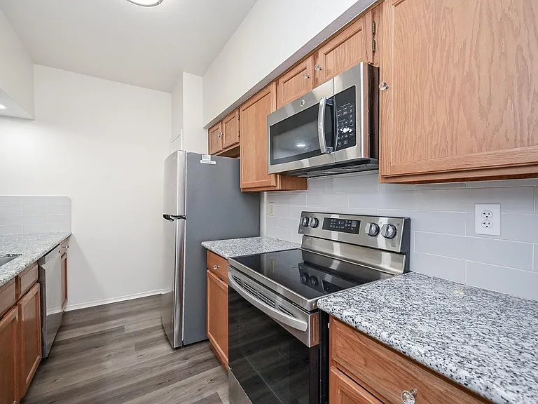 338 Wilcrest Dr #338 — Photo 6