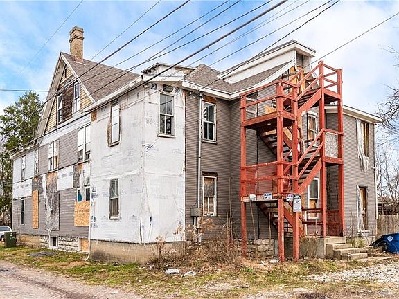 4th image of 418 Alberta St