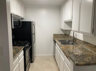 10933 Rochester, Los Angeles, CA 90024
