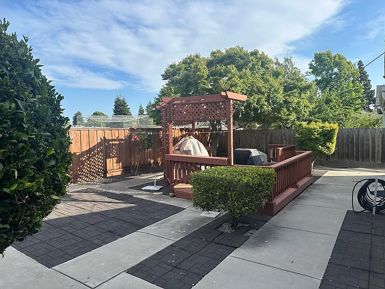3320 Darwin Dr — Photo 21