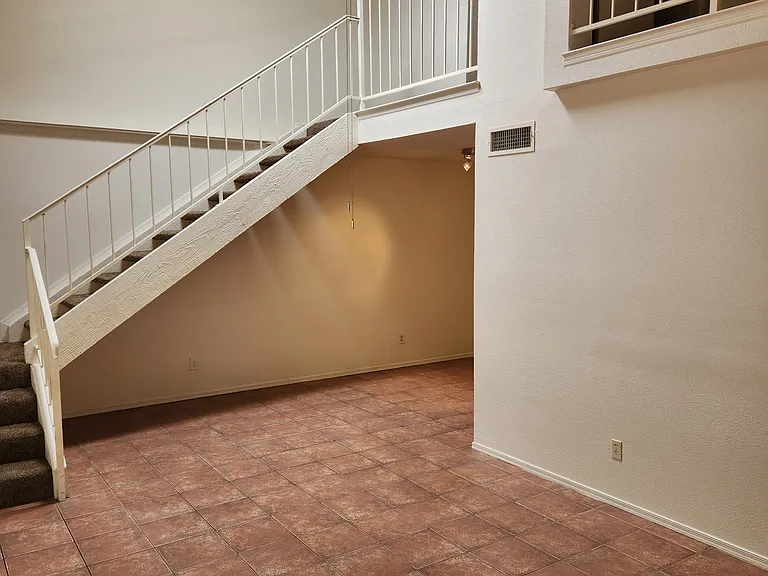 2721 W Estrella Dr — Photo 6