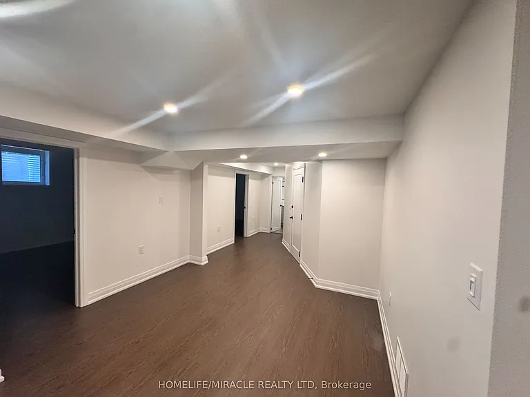 14 Berton Blvd — Photo 31